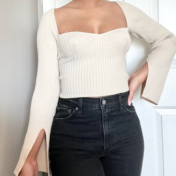 URBAN OUTFITTERS CROP TOP - Picture 2 of 2